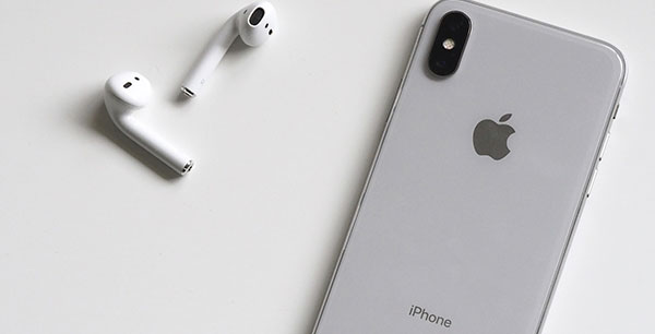 AirPods-سماعات لاسلكية